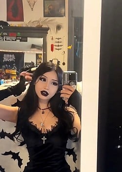 Mia Rose (Instagram)